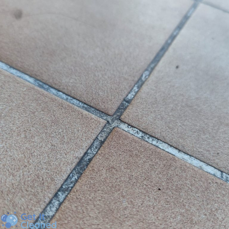 How to Clean Grout between Tiles – Effective Methods for a Spotless Finish